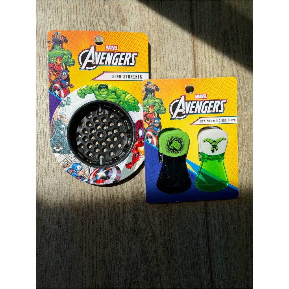 Marvel Avengers Kitchen Strainer and Magnetic Clips - Green & Black